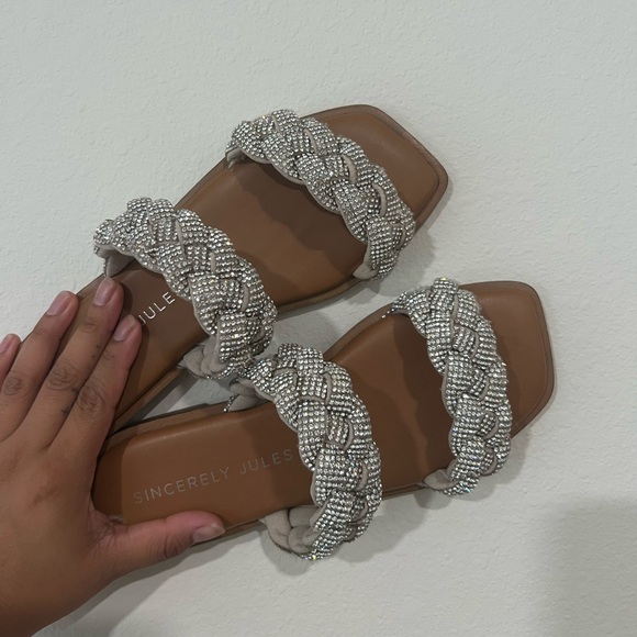 Sincerly Jules Silver Braided Sandals Size 6 NWOT - Picture 2 of 4